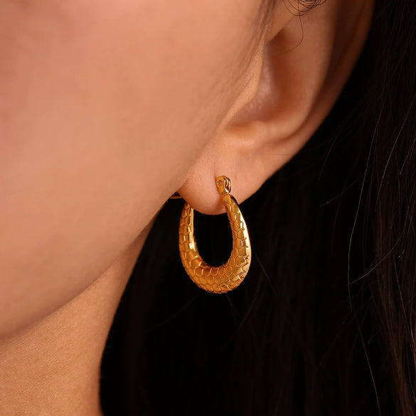 Wholesale Stainless Steel Electroplated 18K Real Gold Color U Shaped Geometric Women's Earrings