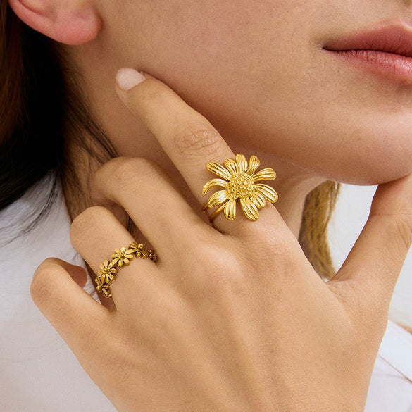 Wholesale Stainless Steel Exaggerate Flower Pattern Electroplated Women's Ring