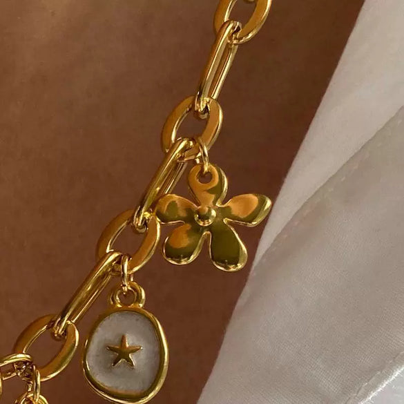 Wholesale Stainless Steel Fashion Boots Pendant With Heart Shape Electroplated In 18K Gold Color