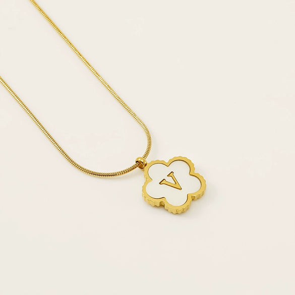 Wholesale 316L Stainless Steel Five Leaf Clover Letter Pendant Necklace With Electroplating Fashion Jewelry For Women