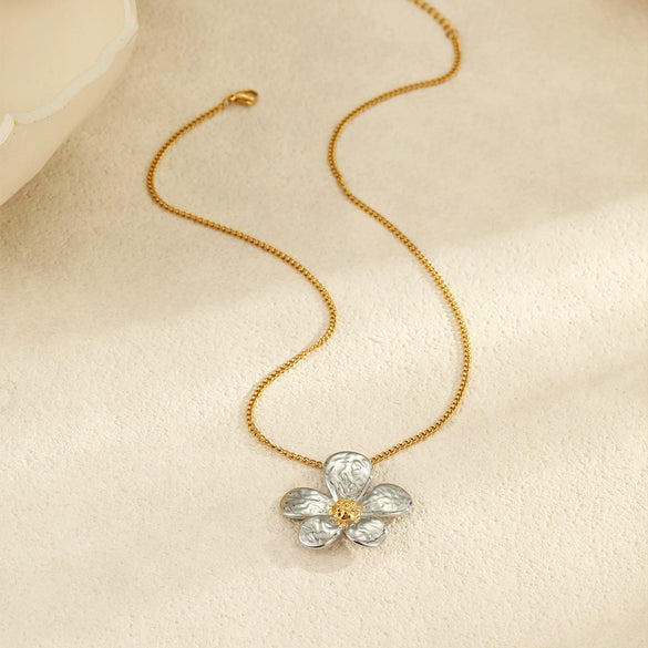 Wholesale Stainless Steel Flower Geometric Pendant Necklace With 18K Plating For Women
