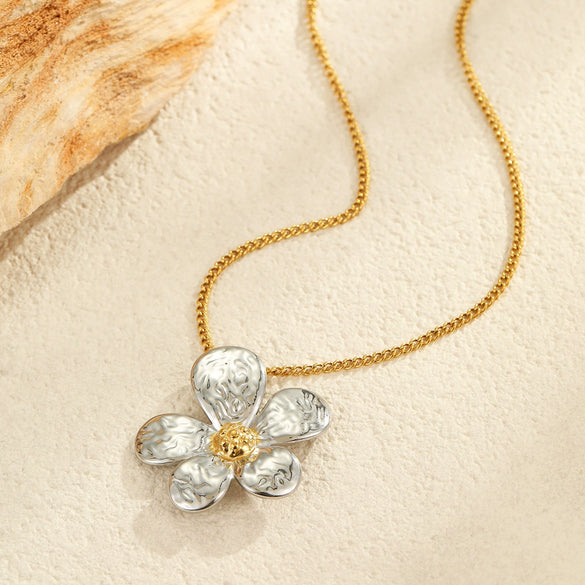 Wholesale Stainless Steel Flower Geometric Pendant Necklace With 18K Plating For Women