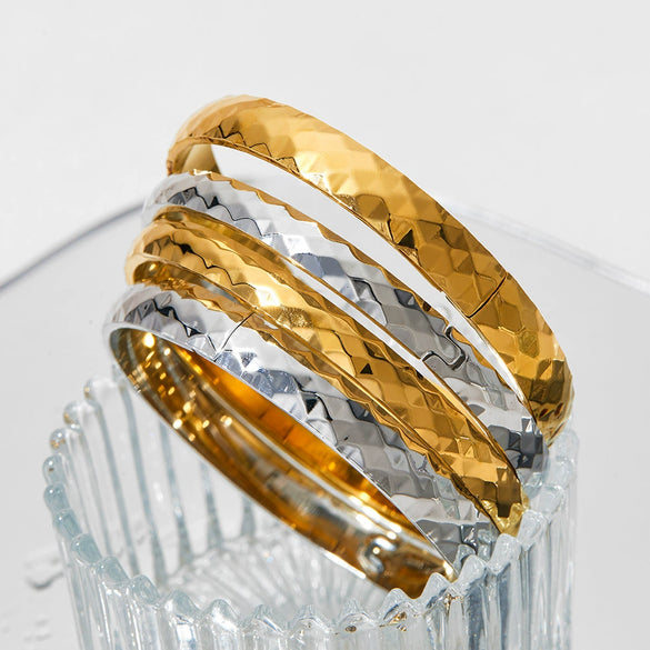 Wholesale Stainless Steel Flower Open Plain Rhombus Bracelet With Goldplated Electroplating Simple And Fashionable