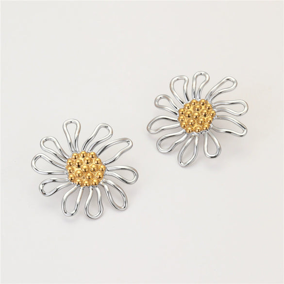 Wholesale Stainless Steel Flower Pattern Electroplated Women's Earrings