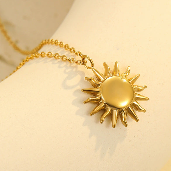 Wholesale Stainless Steel Flower Pendant Necklace And Earrings Set Fashion Design With Electroplating For Women