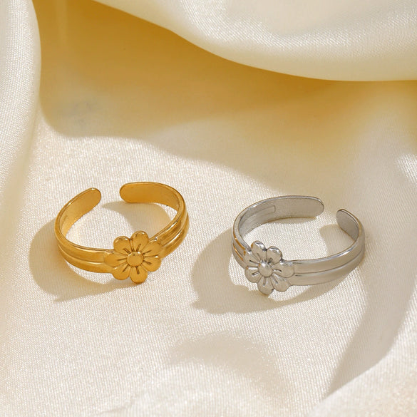 Wholesale Stainless Steel Flower Ring For Women Electroplated French Retro Style