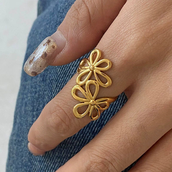 Wholesale Stainless Steel Flower Ring With Exaggerate Design And 18K Gold Plated Electroplating For Women