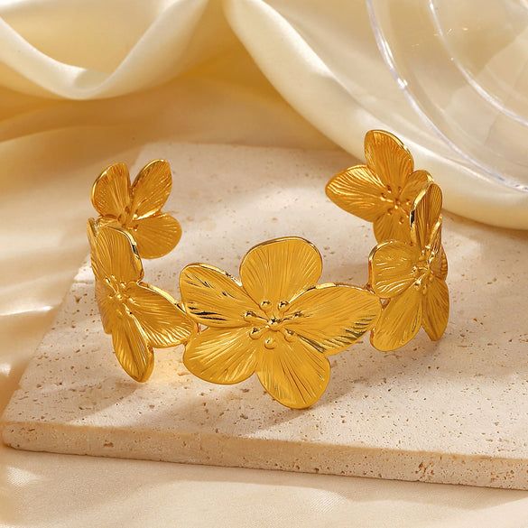Wholesale Stainless Steel Flower Shaped Adjustable Opening Exaggerated Women's Bracelet With Electroplating