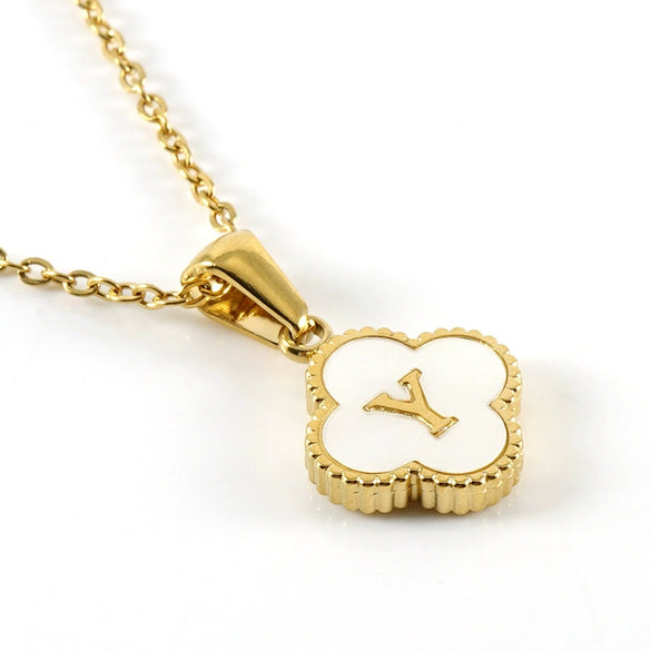 Wholesale 316L Stainless Steel Fourleaf Clover Pendant Necklace With Electroplating Treatment And Letter Pattern For Women