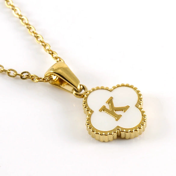 Wholesale 316L Stainless Steel Fourleaf Clover Pendant Necklace With Electroplating Treatment And Letter Pattern For Women