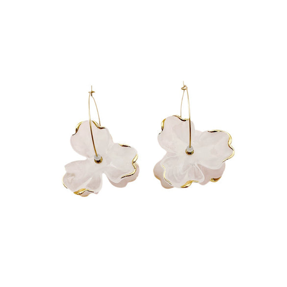 Wholesale Stainless Steel French Retro Flower Earrings With Imitation Shell And Electroplating Treatment