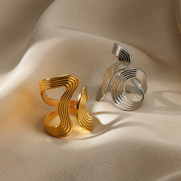 Wholesale Stainless Steel Geometric Asymmetrical Line Texture Snakeshaped Ring With Star Shape For Women
