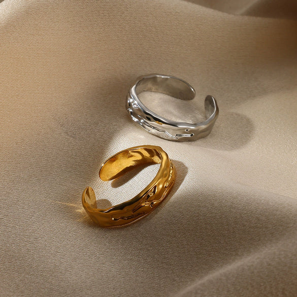 Wholesale Stainless Steel Geometric Asymmetrical Line Texture Snakeshaped Ring With Star Shape For Women