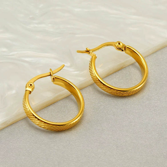 Wholesale Stainless Steel Geometric Fashion Retro Earrings With Electroplating Treatment For Women