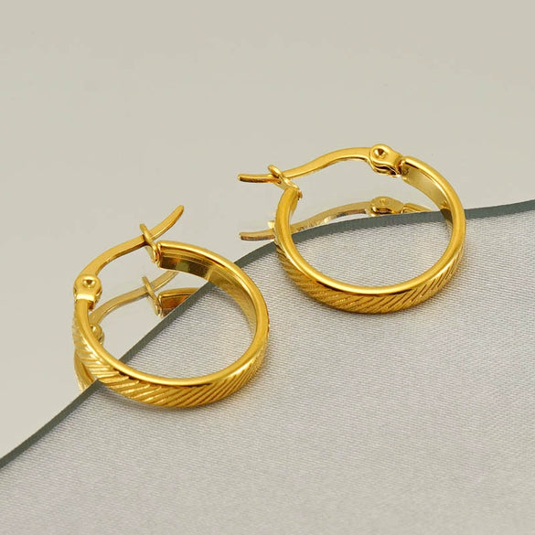 Wholesale Stainless Steel Geometric Fashion Retro Earrings With Electroplating Treatment For Women