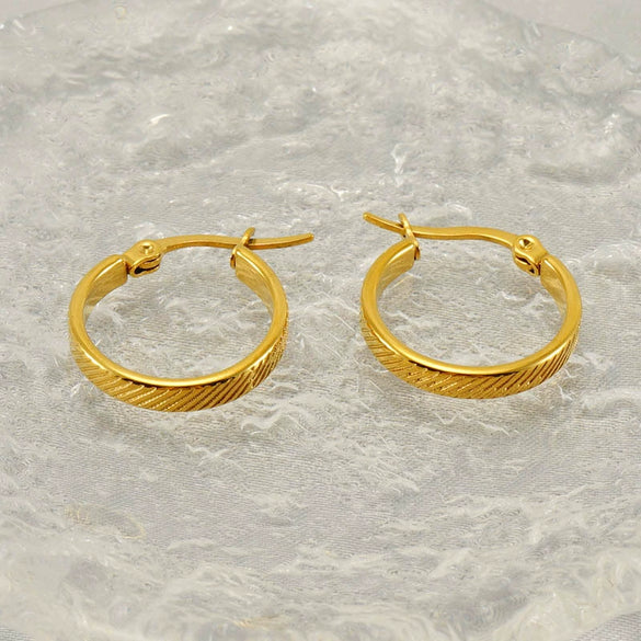 Wholesale Stainless Steel Geometric Fashion Retro Earrings With Electroplating Treatment For Women
