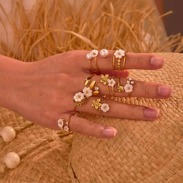 Wholesale Stainless Steel Geometric Flower Pearl Open Ring Plated 18K Gold