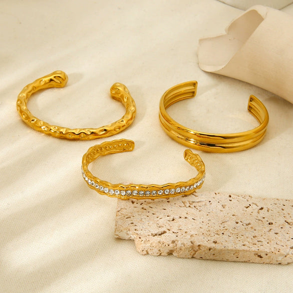 Wholesale Stainless Steel Geometric Hammered Zirconinlaid 18K Goldplated Waterproof Bracelet For Women
