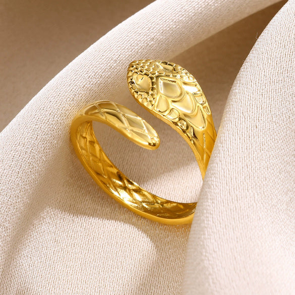 Wholesale Stainless Steel Geometric Hollow Snake And Heart Ring For Men And Women Gold Plated