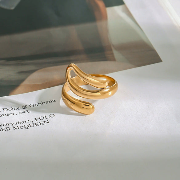 Wholesale Stainless Steel Geometric Irregular Twisted Spiral Ring With 18K Gold Electroplating