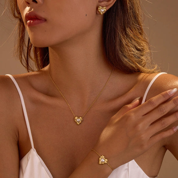 Wholesale Stainless Steel Geometric Lava Love Necklace For Women Electroplated Fashion Style