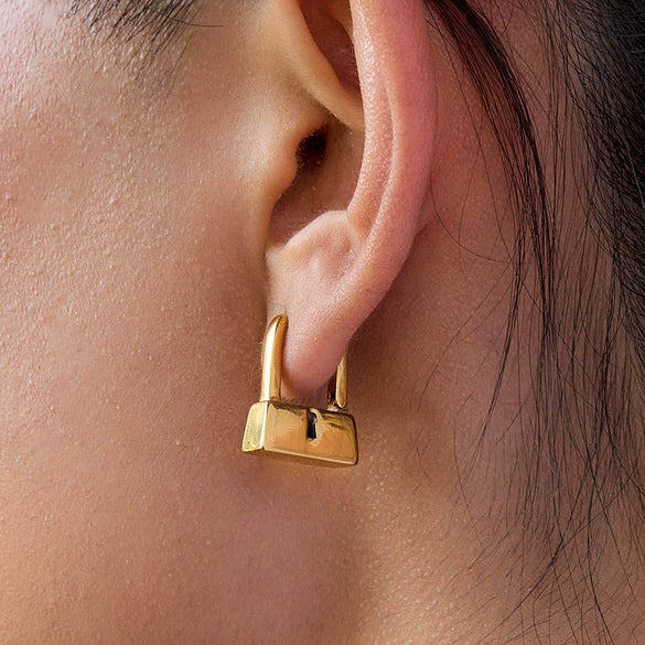 Wholesale Stainless Steel Geometric Lock Earrings Classic Style With Electroplating For Women