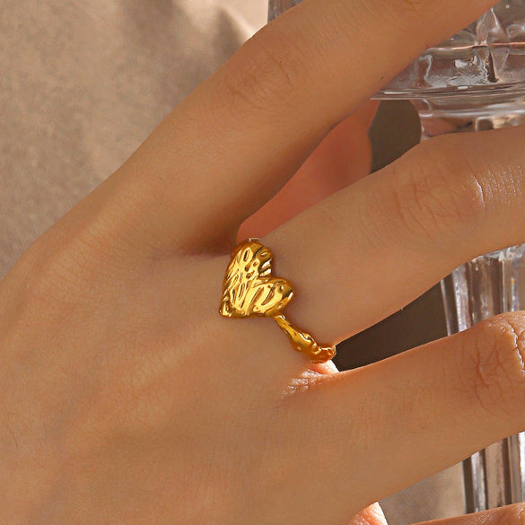Wholesale Stainless Steel Geometric Love Heartshaped Ring For Women With Electroplating