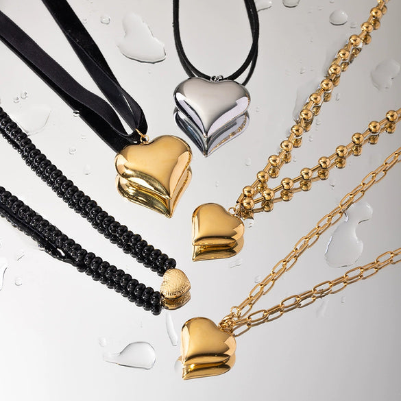 Wholesale Stainless Steel Geometric Love Peach Heart Necklace For Women With Electroplating Treatment