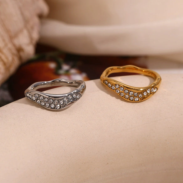 Wholesale Stainless Steel Geometric Micro Inlaid White Diamond Electroplated 18K Gold Bracelet And Irregular Ring For Women