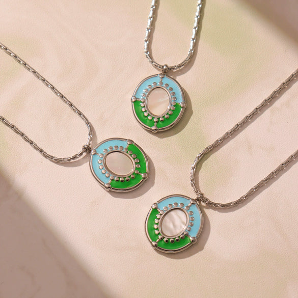 Wholesale Stainless Steel Geometric Pattern Electroplated Shell Pendant Clavicle Necklace For Women