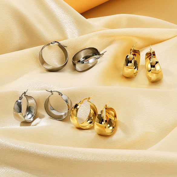 Wholesale Stainless Steel Geometric Plain Ring And Earrings With Electroplating Treatment