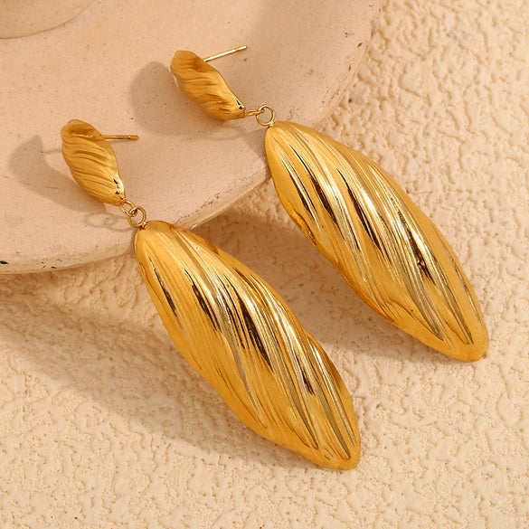 Wholesale Stainless Steel Geometric Retro Long Shell Pendant Earrings For Women With Electroplating