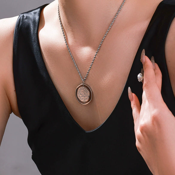Wholesale Stainless Steel Geometric Round Necklace With Electroplating For Men And Women