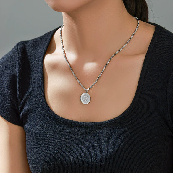 Wholesale Stainless Steel Geometric Round Pendant Necklace With Electroplating