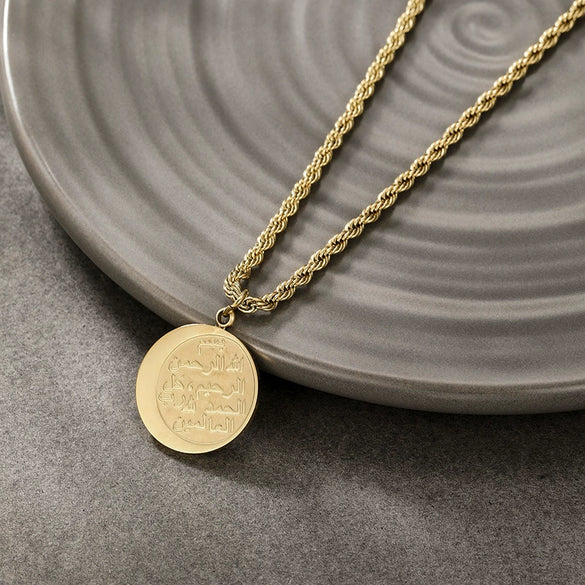 Wholesale Stainless Steel Geometric Round Pendant Necklace With Electroplating
