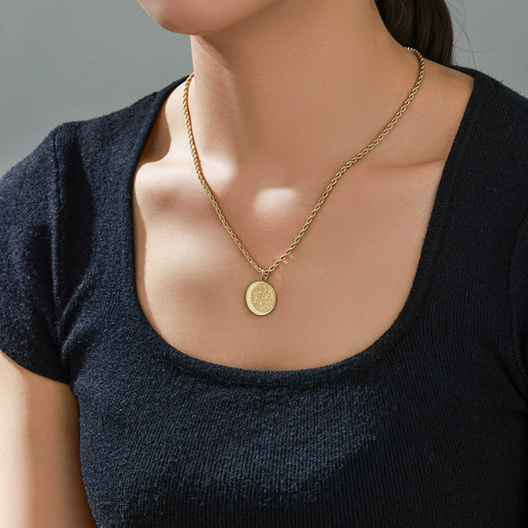 Wholesale Stainless Steel Geometric Round Pendant Necklace With Electroplating
