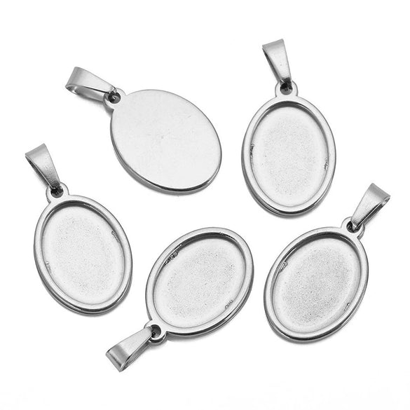 Wholesale Stainless Steel Geometric Smooth Round Pendant Necklace Accessories With Melon Buckle And Electroplating Treatment