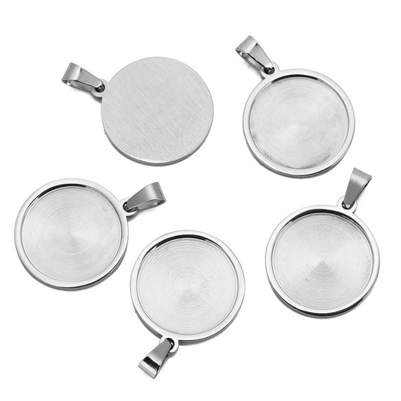 Wholesale Stainless Steel Geometric Smooth Round Pendant Necklace Accessories With Melon Buckle And Electroplating Treatment