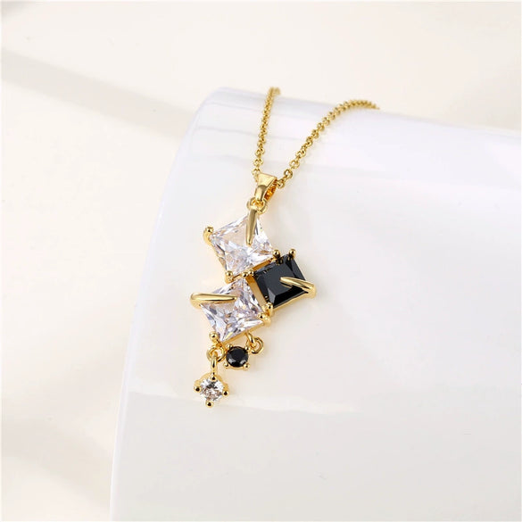 Wholesale Stainless Steel Geometric Square Crystal Clavicle Necklace With Electroplating For Women