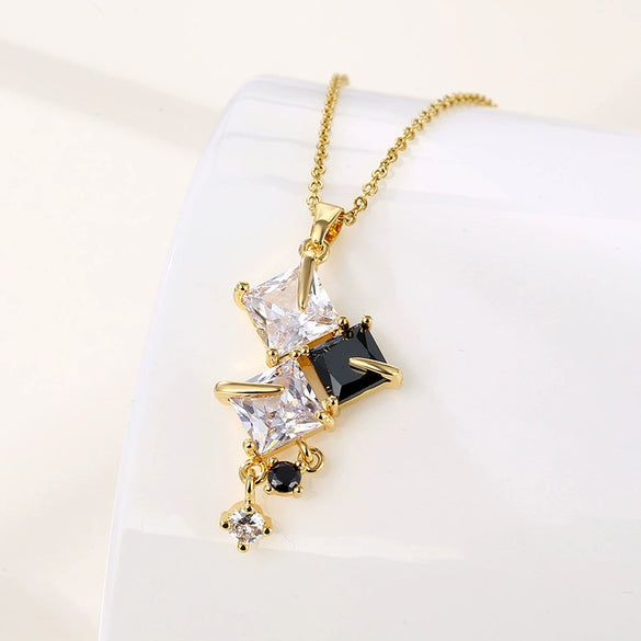 Wholesale Stainless Steel Geometric Square Crystal Clavicle Necklace With Electroplating For Women