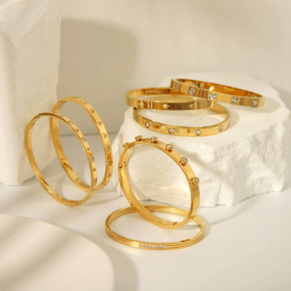 Wholesale Stainless Steel Geometric Star Flower Zircon Ladies Buckle Bracelet With 18K Plating