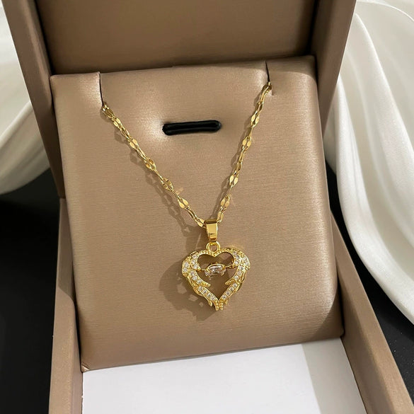 Wholesale Stainless Steel Geometric Style Diamond Pendant Necklace For Female
