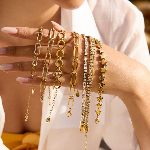 Wholesale Stainless Steel Geometric Style Electroplated Hollow Paperclip Bracelet Jewelry
