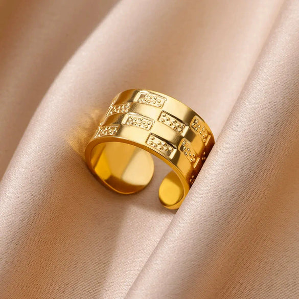 Wholesale Stainless Steel Gold Plated Female Hollow Carved Wide Pasta Ring