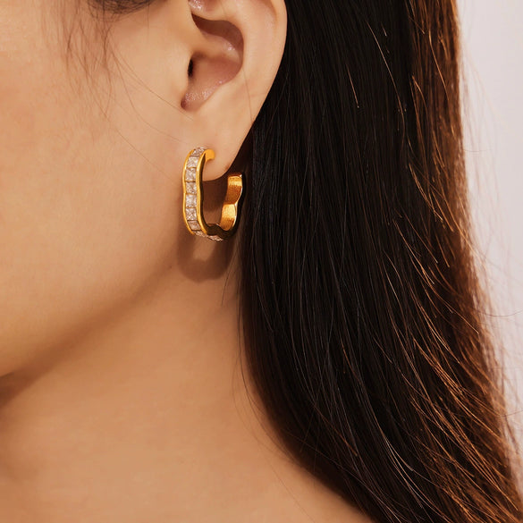 Wholesale Stainless Steel Goldplated Flowershaped Geometric Lace Zircon Earrings Set For Women