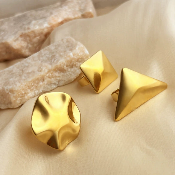 Wholesale Stainless Steel Heart Geometric Retro Ring 18K Gold Plated