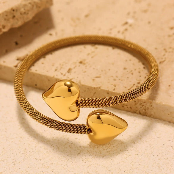 Wholesale Stainless Steel Heart Hollow Fashion Ol Style Electroplated Bracelet