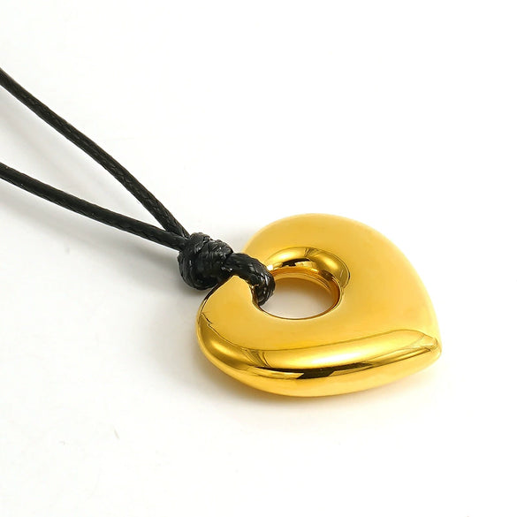 Wholesale Stainless Steel Heart Shape Pendant Necklace With Black Wax Rope And Electroplating