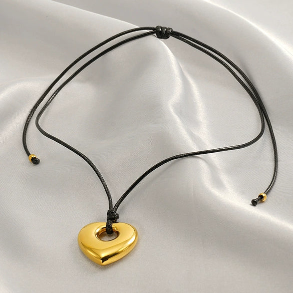 Wholesale Stainless Steel Heart Shape Pendant Necklace With Black Wax Rope And Electroplating