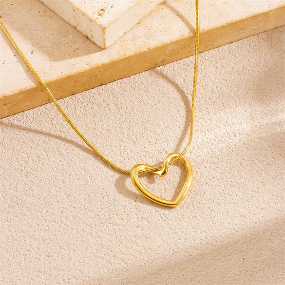 Wholesale Stainless Steel Heart Shape Snake Bone Chain Necklace Polished Electroplated For Women Fashion Style
